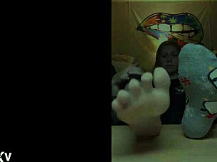 Teen Girl's Sexy Feet Preview
