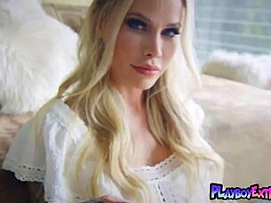 Bombastic gambler blondie jessa rhodes reveals big boobs and hot pussy?