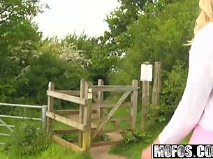 Mofos - I Know That Girl - Victoria Summers - British Amateurs Picnic Sex Tape