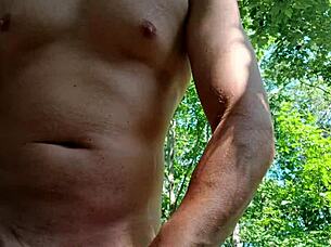 outdoor jerking leads to double cumshot