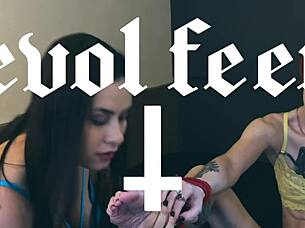 Redhead slave licks barefoot latina's feet