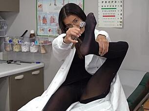 Aria Nicole gets intense foot massage from doctor!