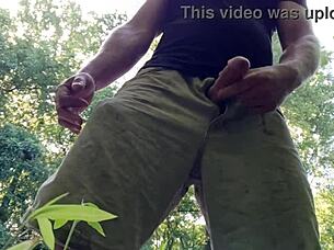 guy jerks off publicly at park, cum everywhere, hopes unseen