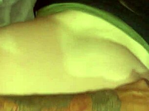 Si papi, dame fuerte por la cola que me gusta!