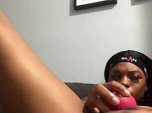 kashofficials, show tight hairy pussy up close?