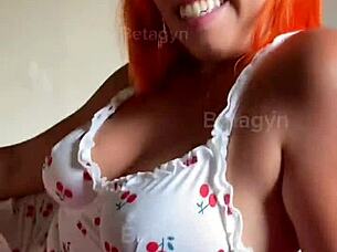 peguei mulher do amigo enquanto trabalha com big natural tits redhead homemade 😘❤️