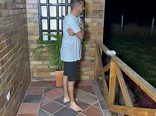 Pregnant boxer engages in roleplay with trainer before Olympics