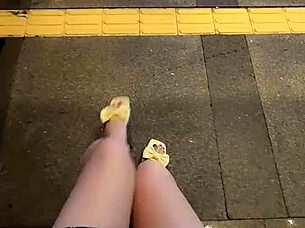 Shemale Ting Xuan's outdoor stroll turns public with unexpected peeing