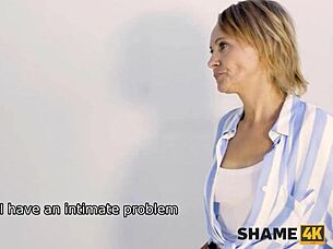 Doctor surprises patient in hospital 😏