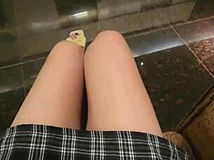 Shemale Ting Xuan's outdoor stroll turns public with unexpected peeing