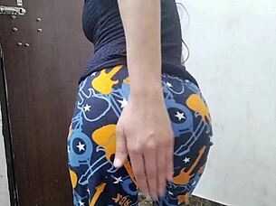 I fucked desi bhabhi in doggystyle moaning loudly