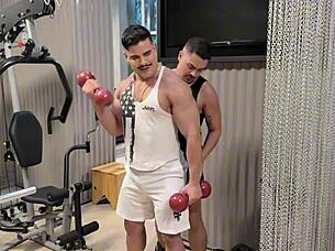 i'm horny in gym with muscular bodybuilder