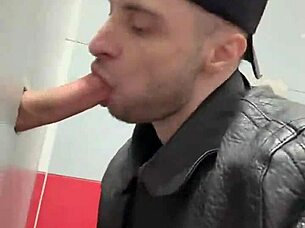 my first gloryhole try 😳