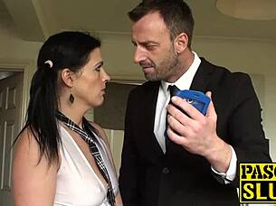 does english milf get her ass stretched hard?