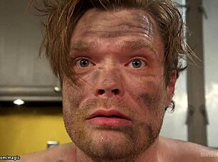 Sexy paní šuká svázaného ženatého otroka