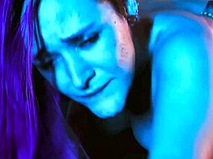 Lick my feet while fucking my pussy