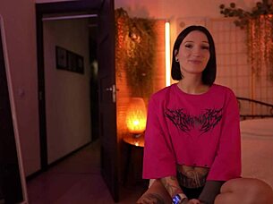 De stiefdochter vroeg haar stiefvader om hulp om haar keel te genezen. Ze dacht dat hij de nodige hulp kon bieden.