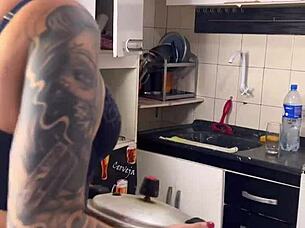 Brazilian actress with huge ass and big tits shows pussy in leaked video