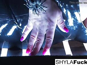 Sexy Shyla Stylezs engages in a smoking fetish scene