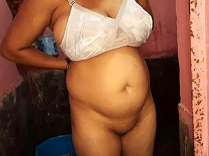 Naked Wife Shows Clean Pussy In Bathroom