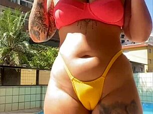 Redhead Exhibitionist Feels Thrilled as Her Swollen Pussy Gets Flashed on Live