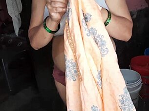 Naked Wife Shows Clean Pussy In Bathroom