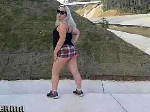 i love giving blowjobs to milfs in miniskirts outdoors