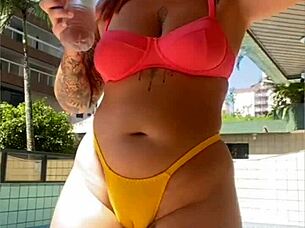 Redhead Exhibitionist Feels Thrilled as Her Swollen Pussy Gets Flashed on Live