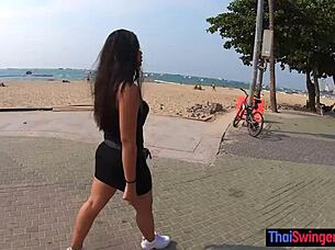 Thai teen amateur makes porno with tourist