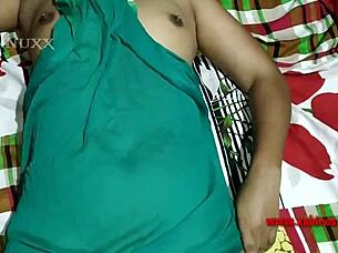 Desi Girlfriend's Pussy Fucked Closeup!