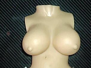 A Dolly Le Duele Pero Igual Le Encanta Sentirme Dentro De Su Pequeña Vagina