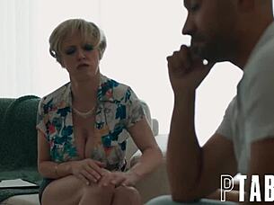 Marriage counselor's session turns into shocking milf blowjob?