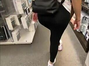 flashing my ass in the public store turns me on. i had to masturbate in the store restroom