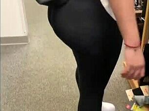 flashing my ass in the public store turns me on. i had to masturbate in the store restroom