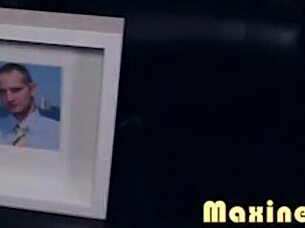 maxine dream lesbian duo make out 😍