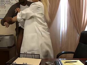 Doctor Carla Cox Assists A Black Man With Huge Cock 😈