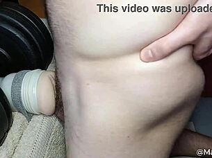 Fuck that wet hole 😈