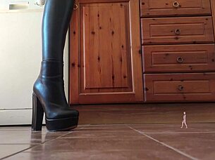 What's In This ER Preview With Tall Slave In Heels?
