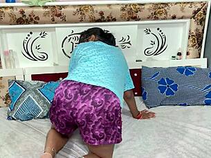 MAMI-BHANJA XXX VIRAL VIDEO IN HINDI AUDIO NEPHEW COOLED OFF HOT AUNT BY FUCKING HER!