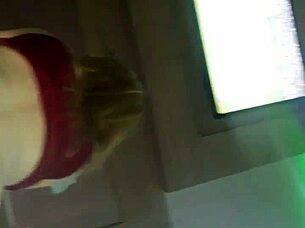 Loira Gostosa Sits On Big Black Cock While Watching Corinthians Game