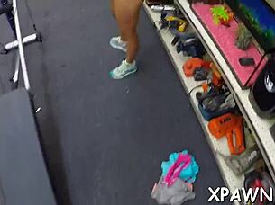 Is amateurs wet muff getting pawned?