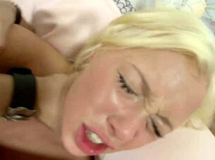 carolyn chooses to take big cock in tight ass with lingerie and heels for boyfriend 😏