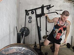 Meu personal, fuck me so good with that big cock in wet anal sex at the gym!