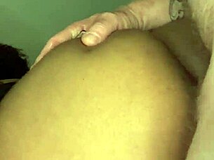 In a casual encounter, a white guy connects with an ebony mature woman, making her curves move rhythmically.