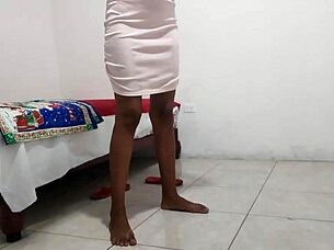 Hey subscribers, this india latina is speaking spanish and craving a wild fuck session right now?