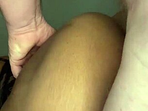 In a casual encounter, a white guy connects with an ebony mature woman, making her curves move rhythmically.