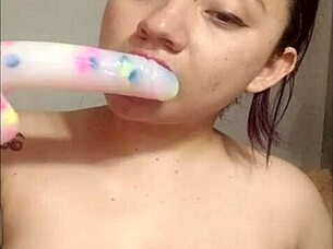 Gorgeous Young Colombian Beauty With Curvy Body And Cute Face Demonstrates How To Lick And Suck Dildo Solo