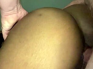 In a casual encounter, a white guy connects with an ebony mature woman, making her curves move rhythmically.