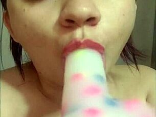 Gorgeous Young Colombian Beauty With Curvy Body And Cute Face Demonstrates How To Lick And Suck Dildo Solo