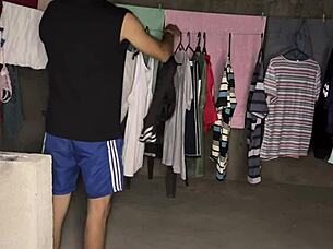 Sexo Casero Con La Puta De Mi Madrastra En El Patio De Ropas -Porno En Espanol!